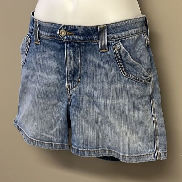 Levi’s Light Wash 4-Pocket Button Zipper Jean Shorts- Size 10 - Picture 2 of 16